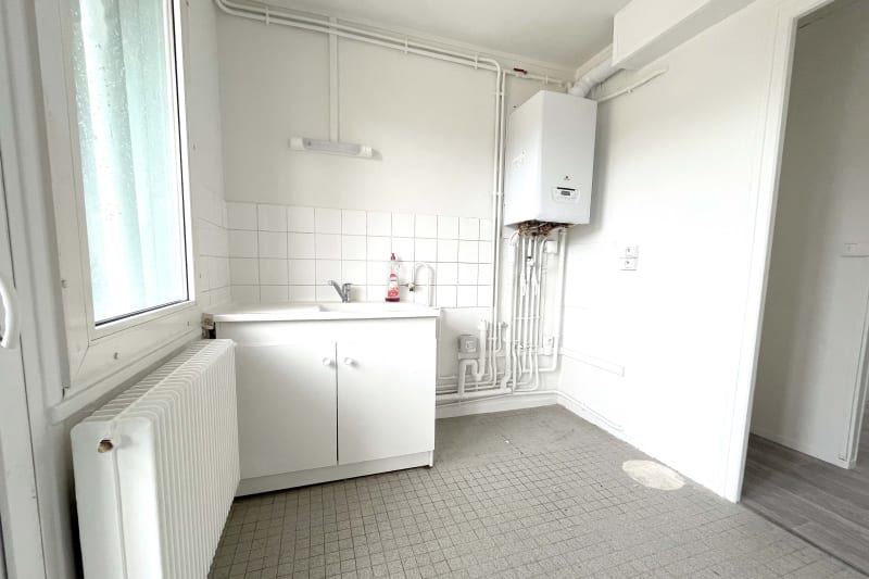 Appartement T4 en location à Sotteville-lès-Rouen dans le quartier des Bruyères - Image 3