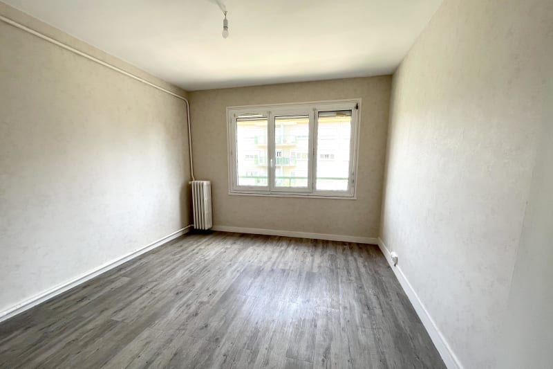 Appartement T4 en location à Sotteville-lès-Rouen dans le quartier des Bruyères - Image 5