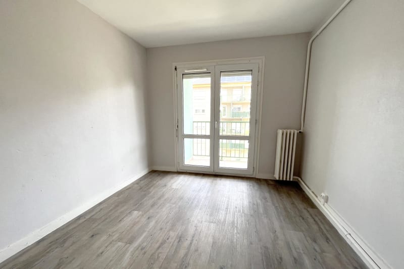 Appartement T4 en location à Sotteville-lès-Rouen dans le quartier des Bruyères - Image 7