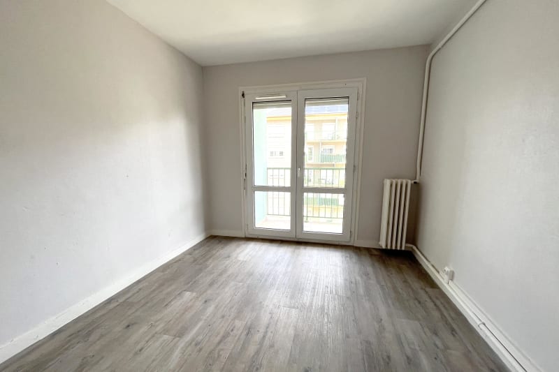 Appartement T4 en location à Sotteville-lès-Rouen dans le quartier des Bruyères - Image 8