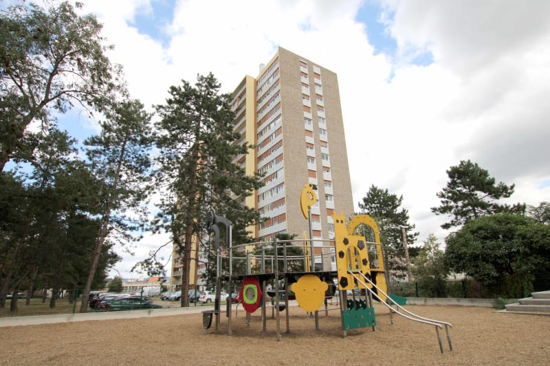 À Sotteville-lès-Rouen centre-ville : location T4 appartement - Image 1