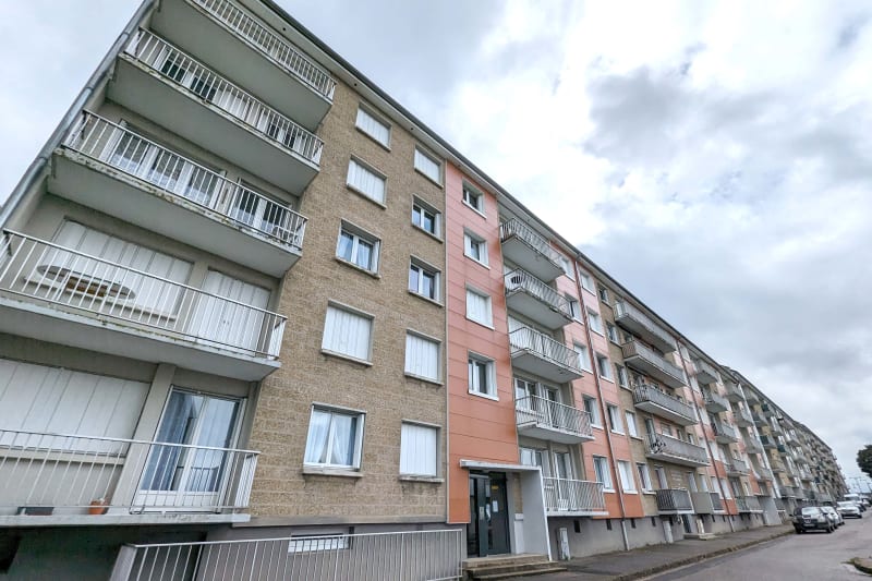 Au Trait : location appartement T4 - Image 1